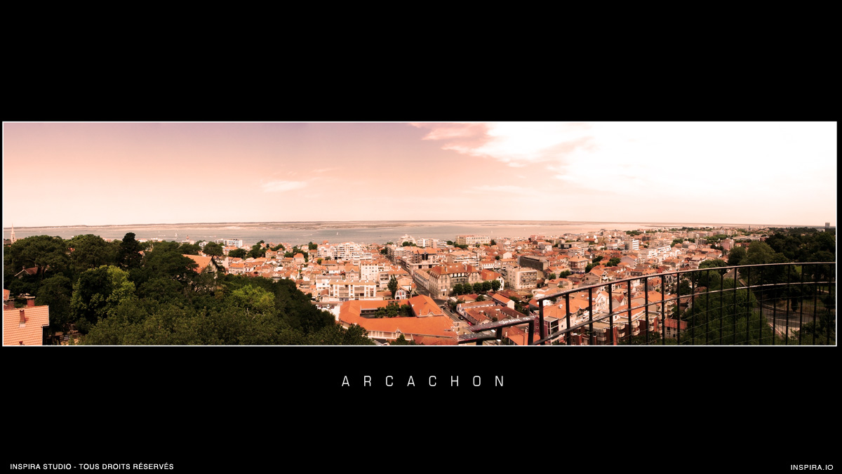 Photographie panoramique de la ville d'Arcachon (Gironde) réalisée depuis le belvédère.